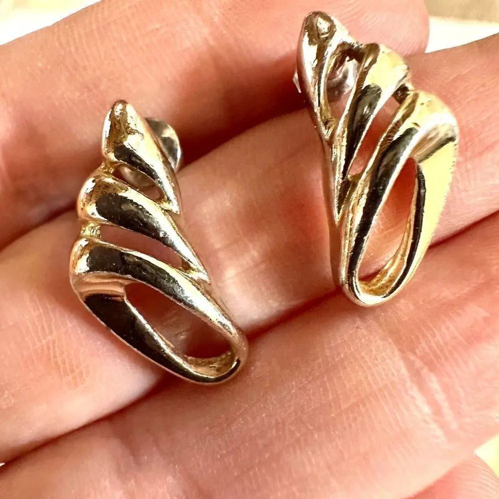 Silver tone post earrings - Picture 2 of 7